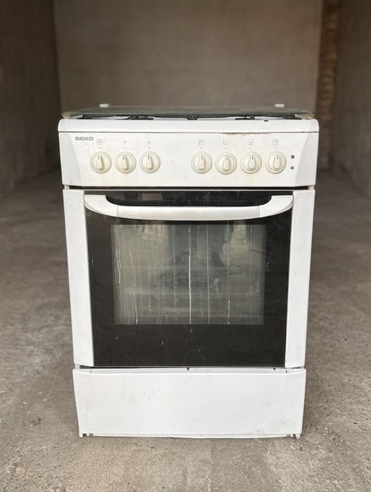 Продам газ плиту BEKO