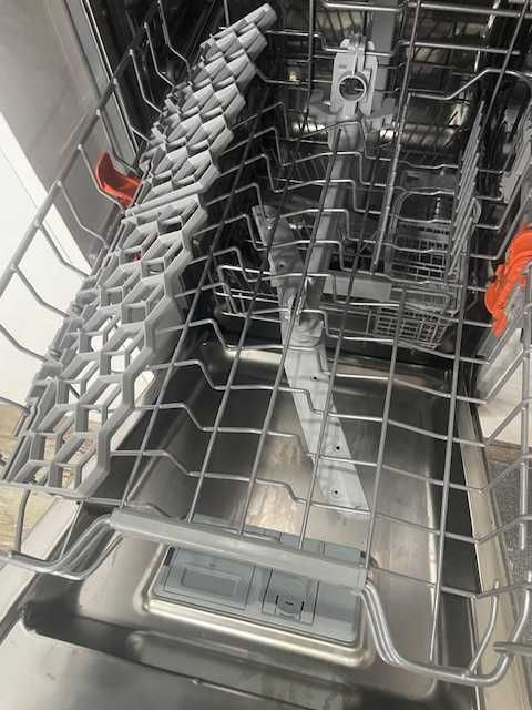 Hotpoint-Ariston-HSIC 3M19 - С ПРОБЛЕМ!!!