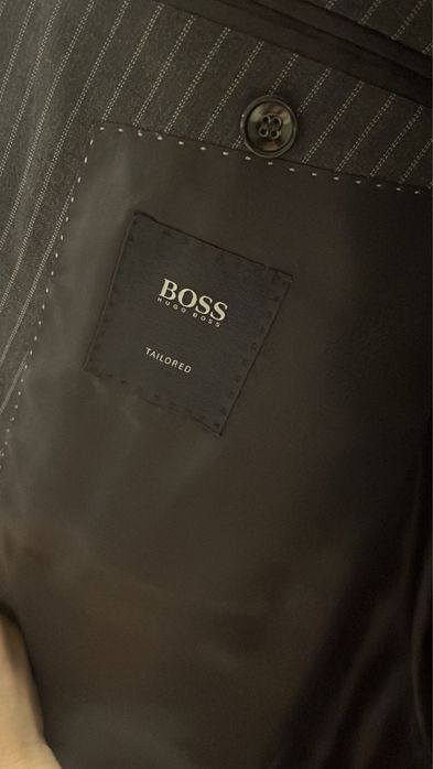 Костюм Hugo Boss размер IT48