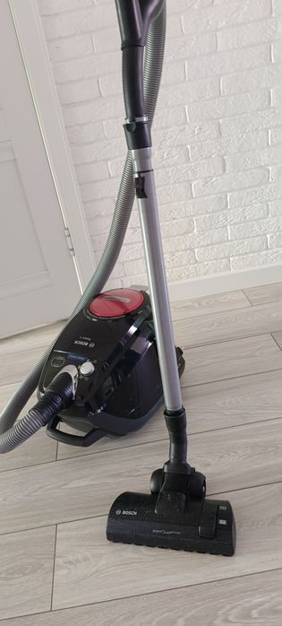 Продам пылесос Bosch б/у в отличном состоянии