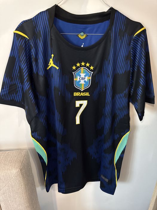 Tricou Brazilia away cupa mondiala(simplu la 125)(cu jucator la 150)