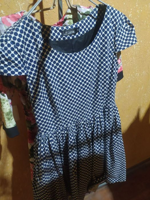 Продам платья все по 100тысяч