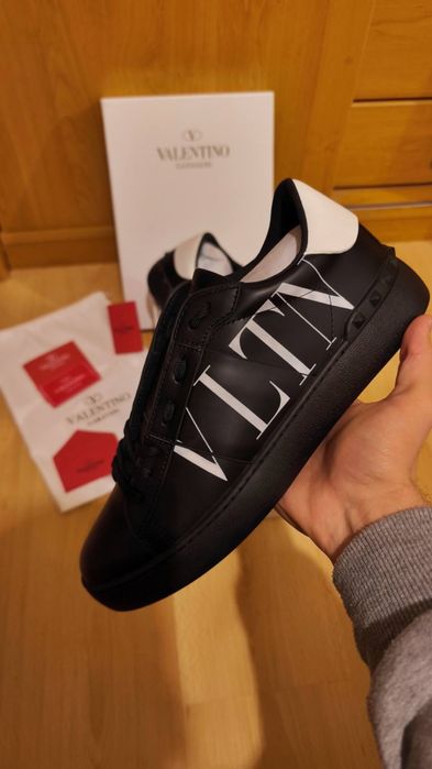 Кецове- Valentino Garavani