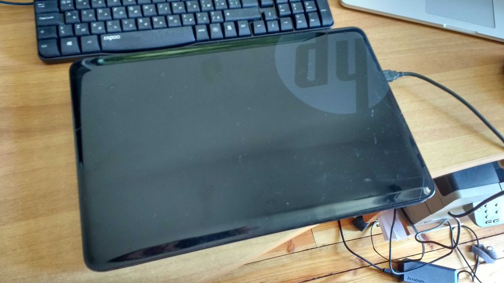 HP 2000 8GB 500SSHD AMD E-1500