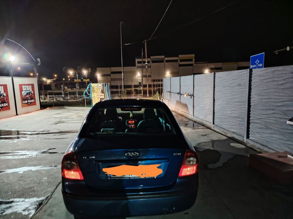 Vând masina sau schimb Ford 1.6