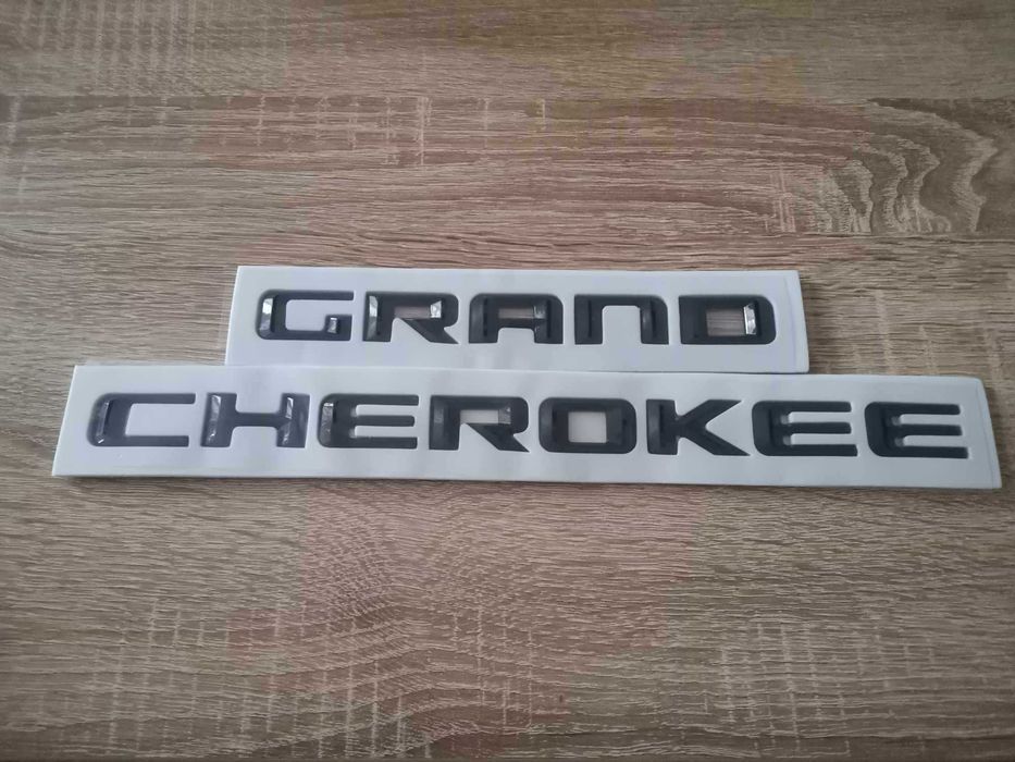 черен надпис емблема Jeep Grand Cherokee