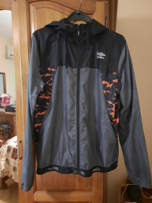 Ветровка Umbro размер S