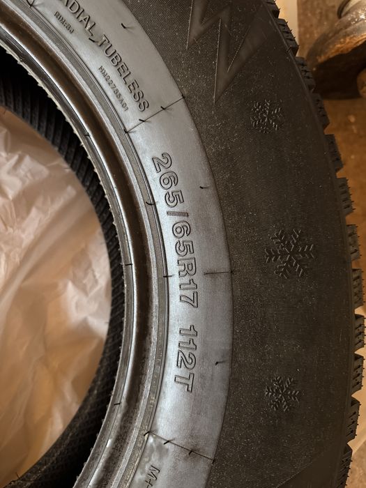 Зимние шины 265/65R17 (4 шт.)