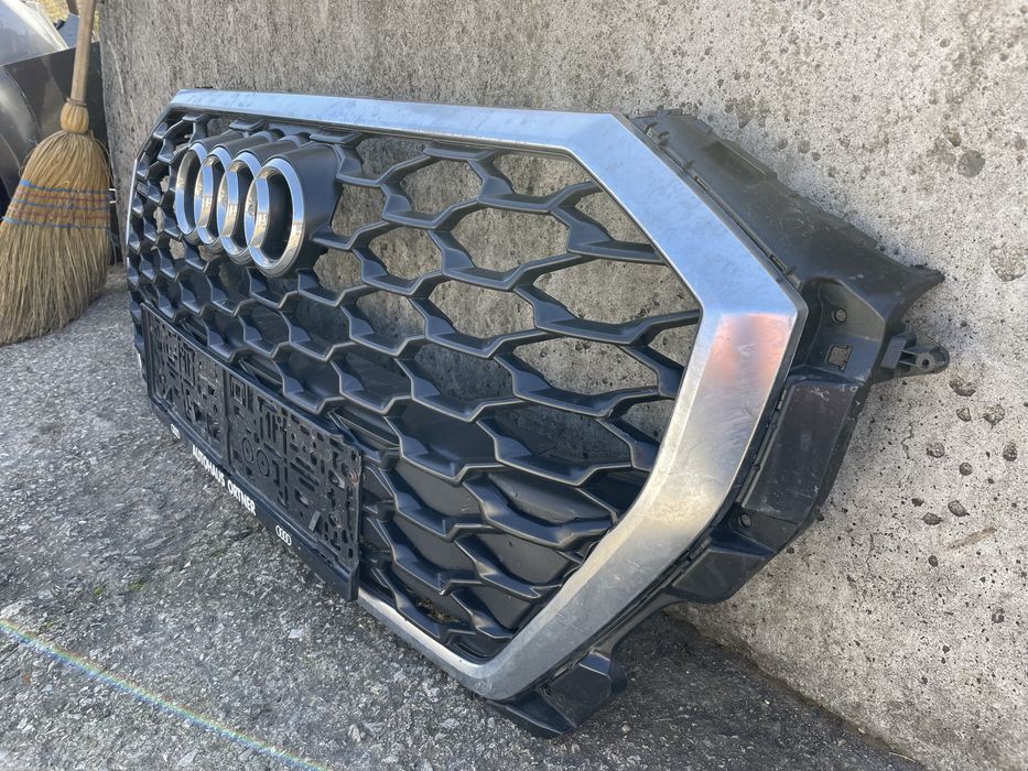 Решетка за Audi Q3 Sline Ауди Ку3  2019-2024г