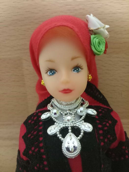 Сувенирна кукла Калина с Тракийска народна носия