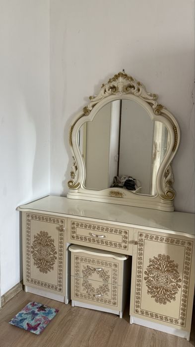 Спальный гарнитур сатылады