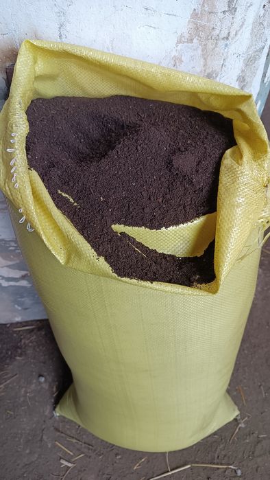 Недорого биогумус и другие био удобрения.