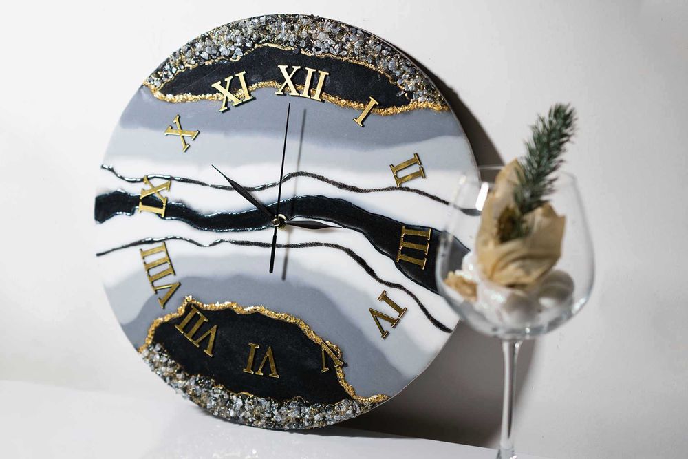 Стенен часовник с епоксидна мсола