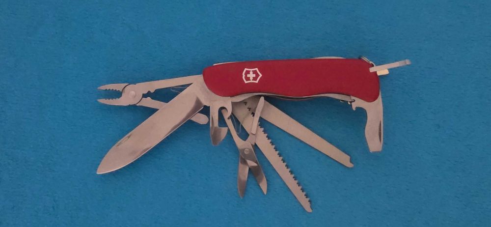 Швейцарски нож Victorinox Work Champ