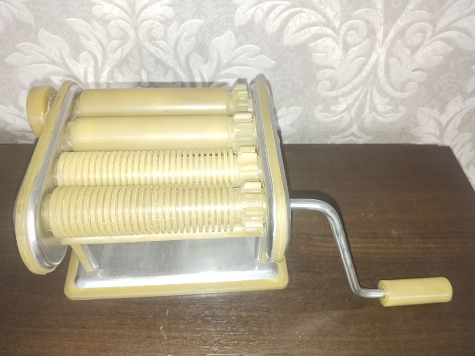 Продам лапшарезку