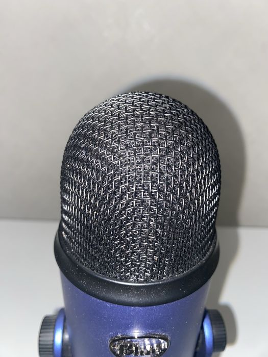 Продам микрофон Blue Yeti синий