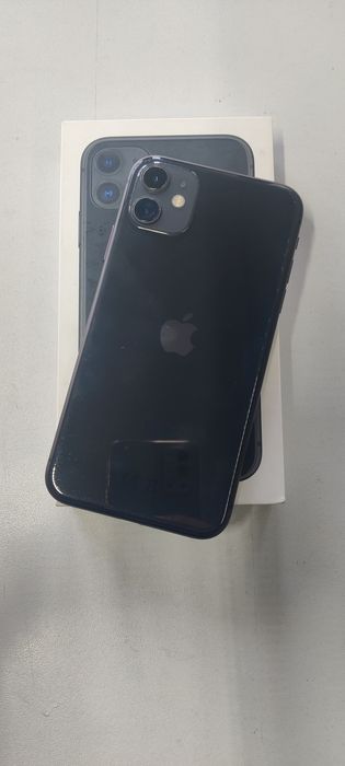 Продам Айфон 11.