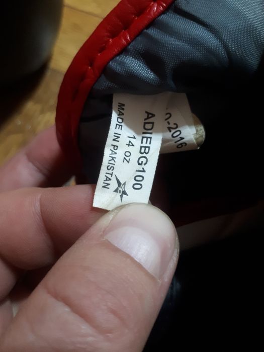 Manusi box kickbox Adidas, marime 14 OZ, sunt noi