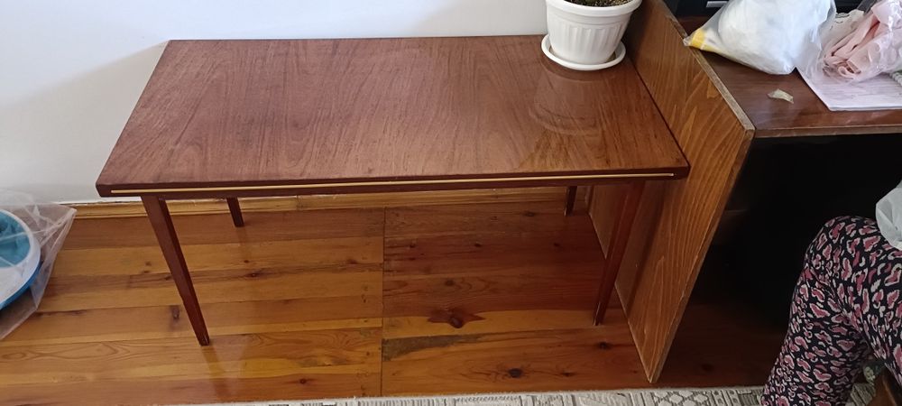 Мини стол качества в хорошем состояни