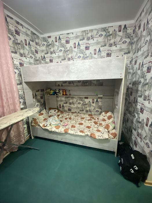 Кровать двухярусная.