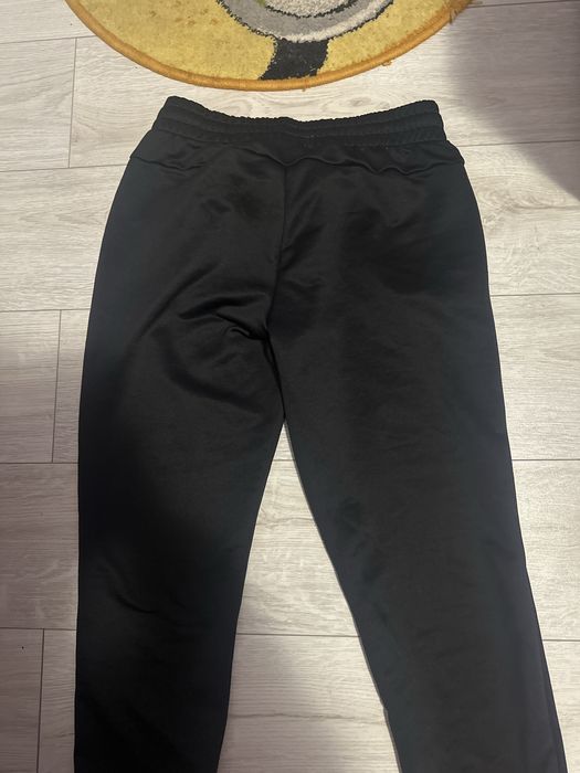 Pantaloni adidas negrii marimea M , purtati odata