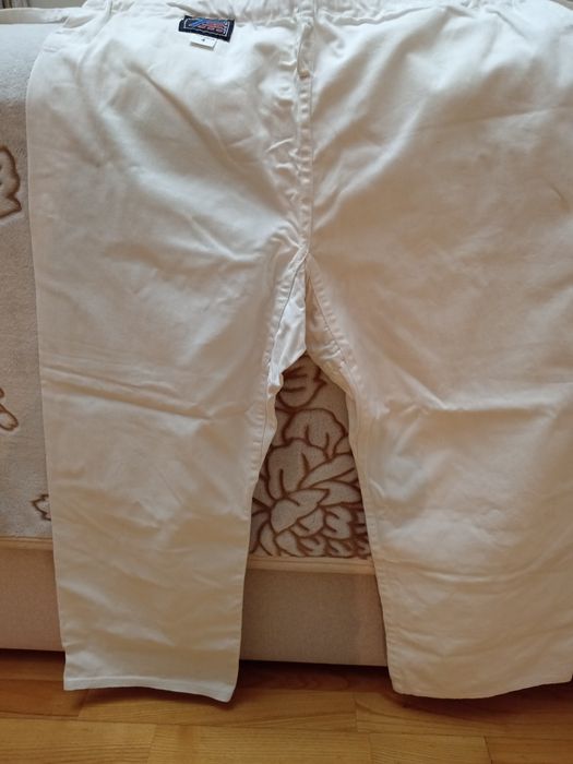 Кимано для каратэ из плотной хлопковой ткани