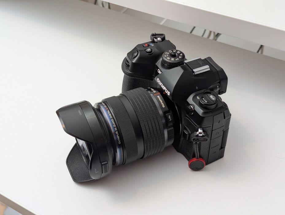 Olympus OM Systems OM-1 și obiective