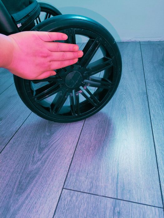 Vând cărucior 3 în 1 pt copii