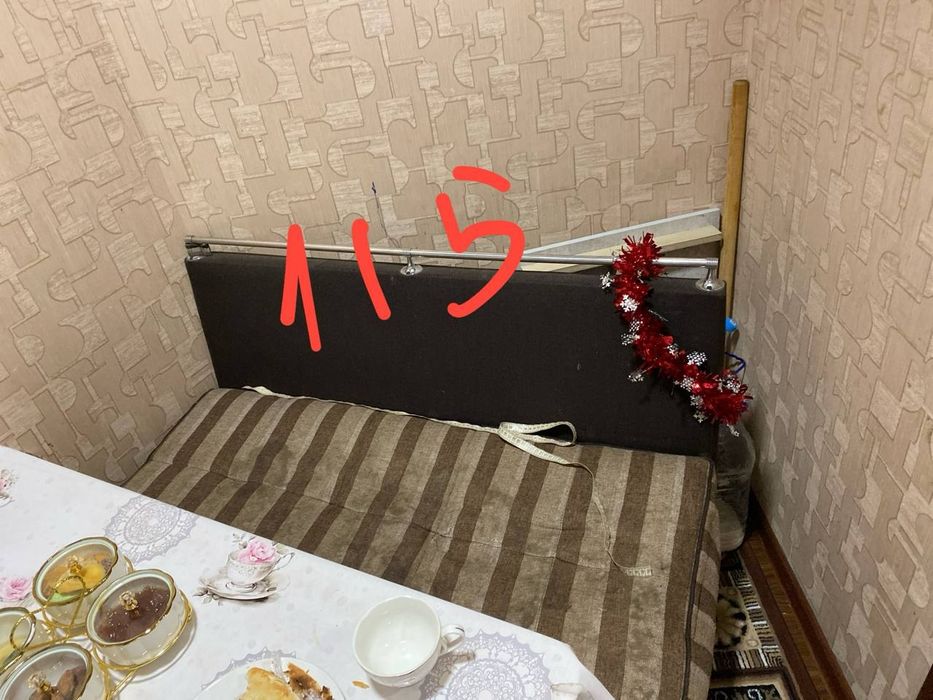 Кухнный уголок 115/140 подушки 5 штук