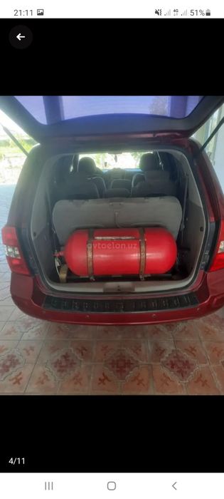 Автомобил киа карневал