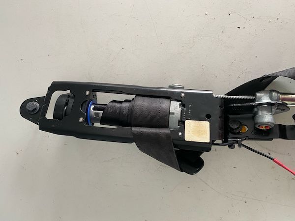 Centura stanga fata Volvo XC60 2009-2017 39813836 39811170