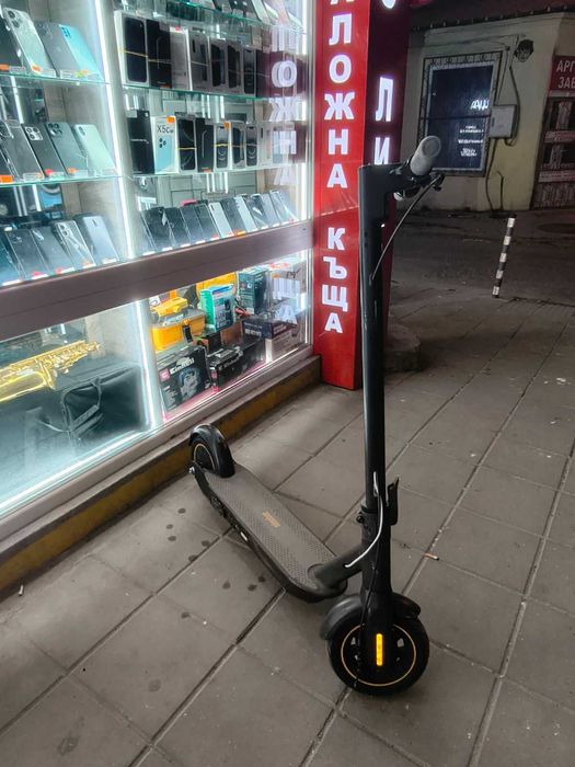 Електрическа тротинетка Segway Ninebot KickScooter MAX G30