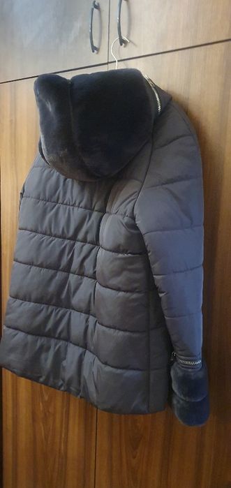 Geaca cu gluga detașabilă