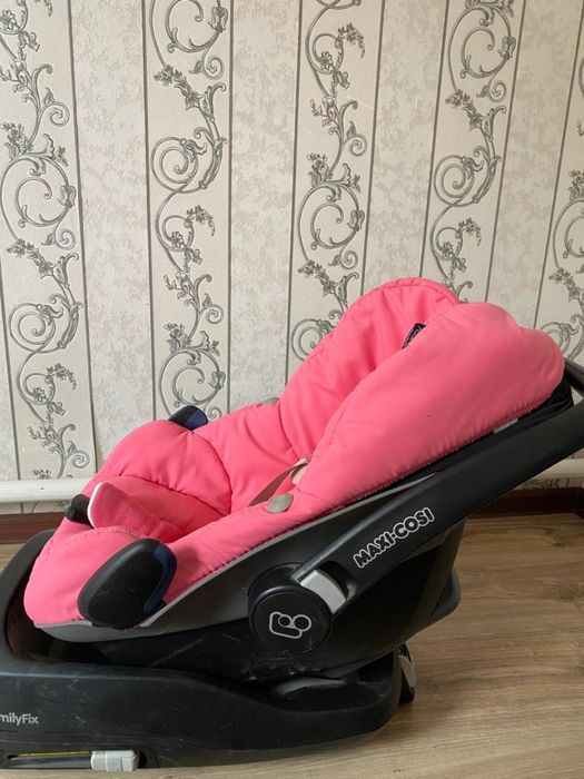 Детское автокресло с базой