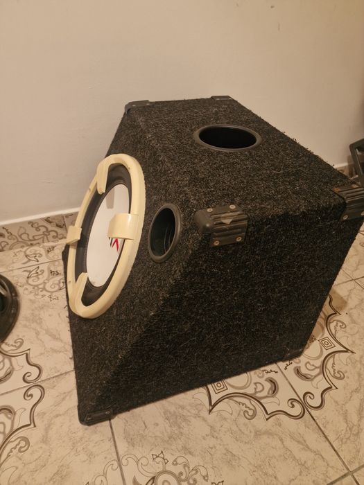 Subwoofer pentru masina