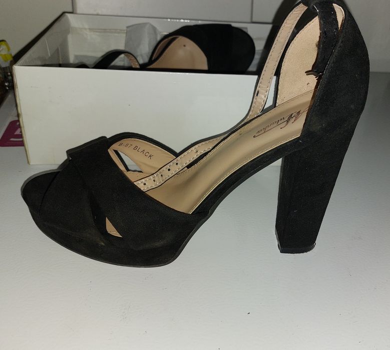 Sandale elegante cu putina platforma
