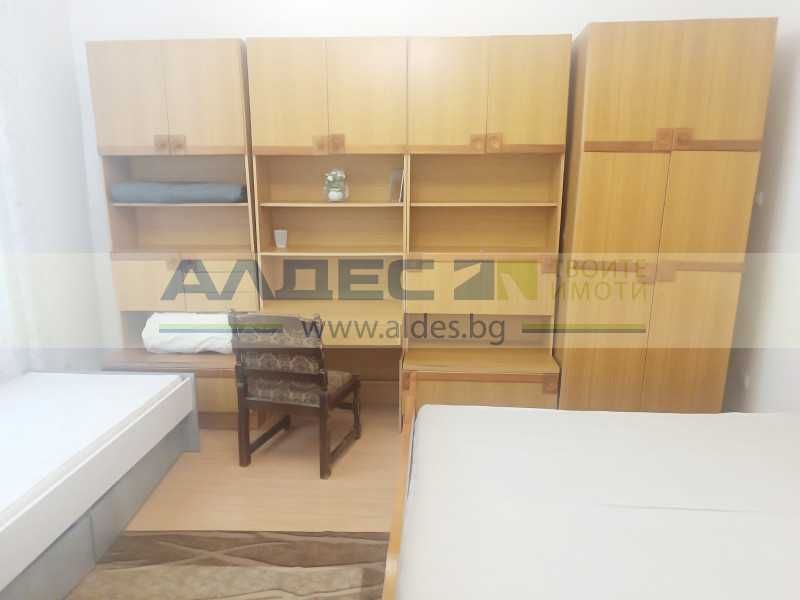 Дава се под наем Тристаен апартамент в София, Център - 120 кв.м за 897.6 € - Снимка #4