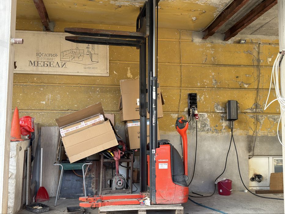 Стакер Linde L12