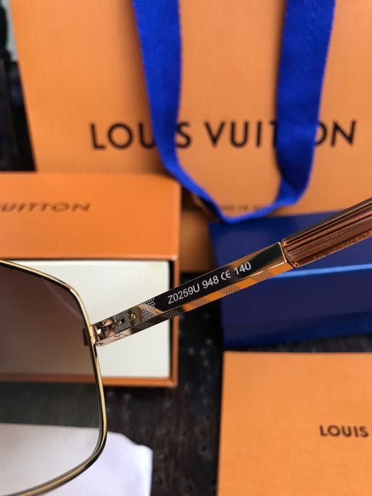 Ochelari de soare Louis Vuitton aurii Attitude Gold originali