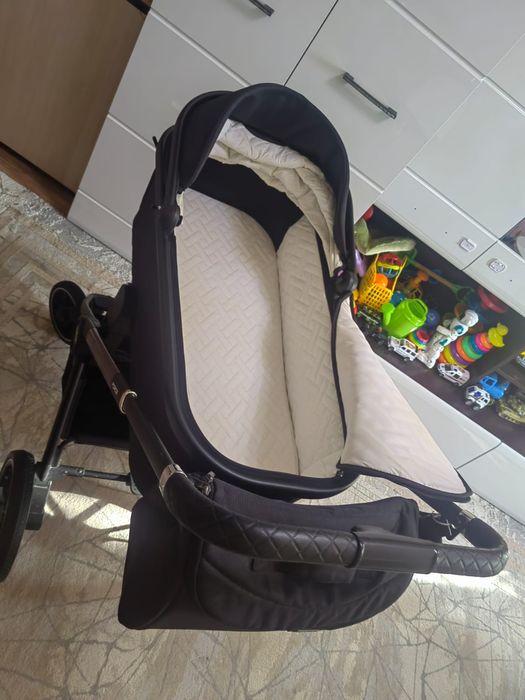 Продам коляску indigo срочно
