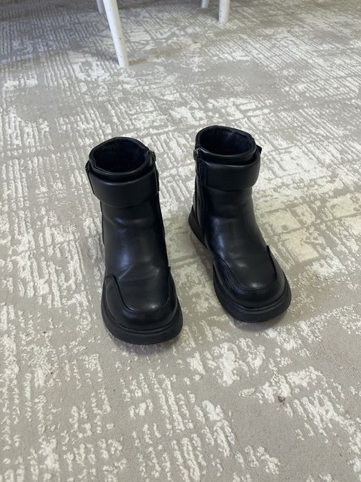 Срочно продам обувь детскую