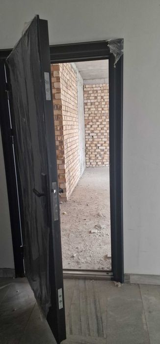 Новостройка квартира сотилади. Янгиҳаёт тумани, 4-Этаж 41 метр квадрат