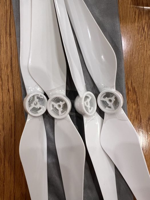 Дрон DJI Phantom 4