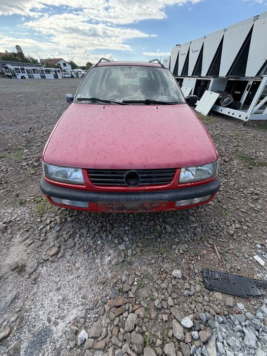 VW Passat B4 Variant 1.8 90 к.с. 1994 г на части