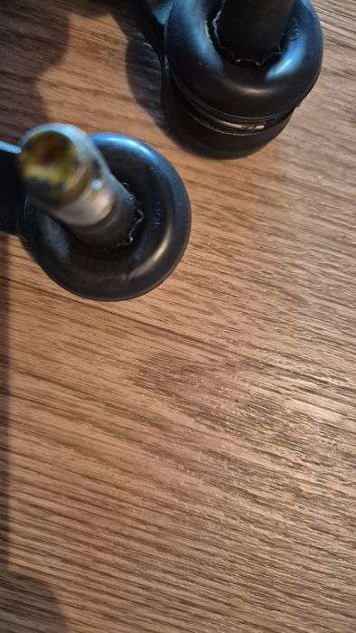 Продам рулевые наконечники на камри 30