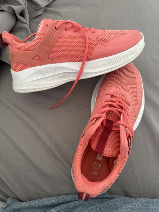 Vand pantofi pentru alergare