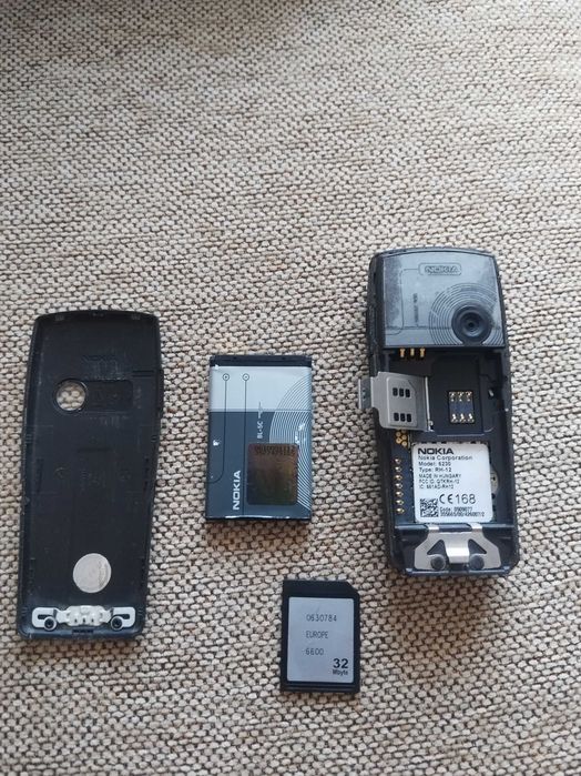 Nokia  6230 telefon mobil cu incarcator Functional se poate vorbi la el