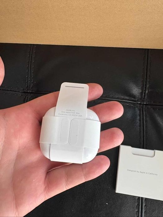 Airpods 4 ANC de vanzare