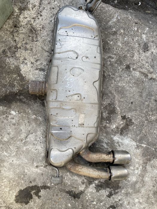 Задно гърне голф 5 гти golf 5 gti отлично