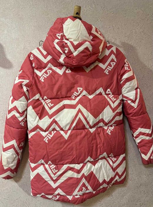 Продам детский пуховик FILA